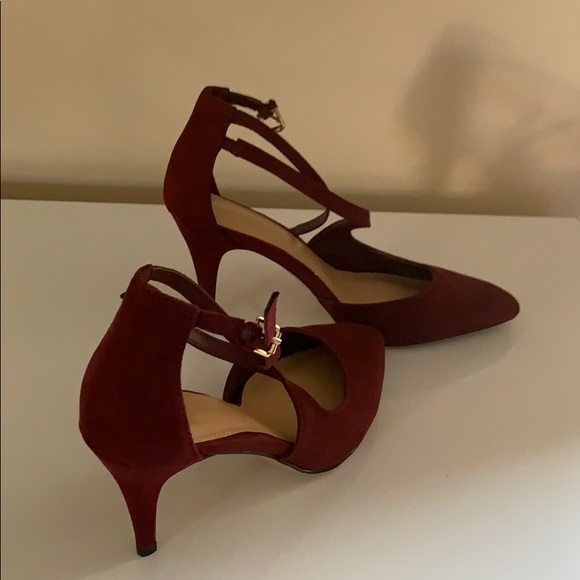 Shoes - Picture 3 of 4